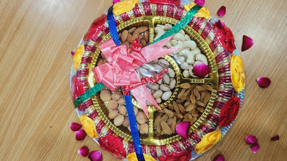 Indian-sweets-gift-box-1